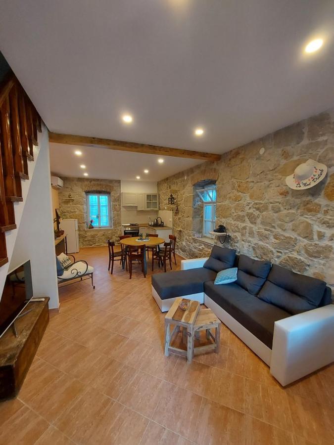 Holiday Home Pepe Banj Exterior photo