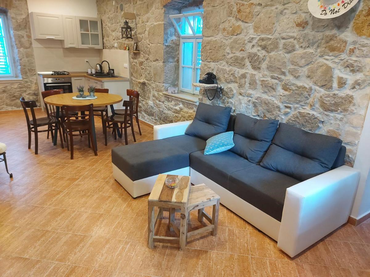 Holiday Home Pepe Banj Exterior photo